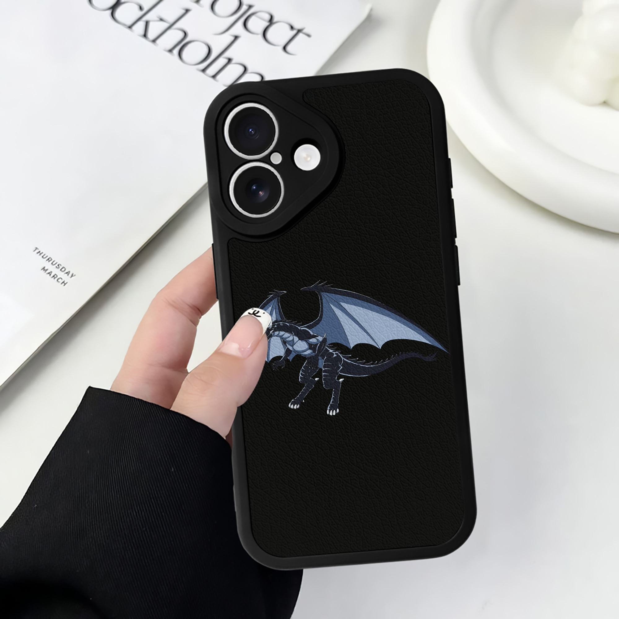 （画像用） 転スラ Regarding Reincarnated to Slime 【iPhone 16シリーズ対応】シリコンスマホケース（レザー調） 材質：シリコン
